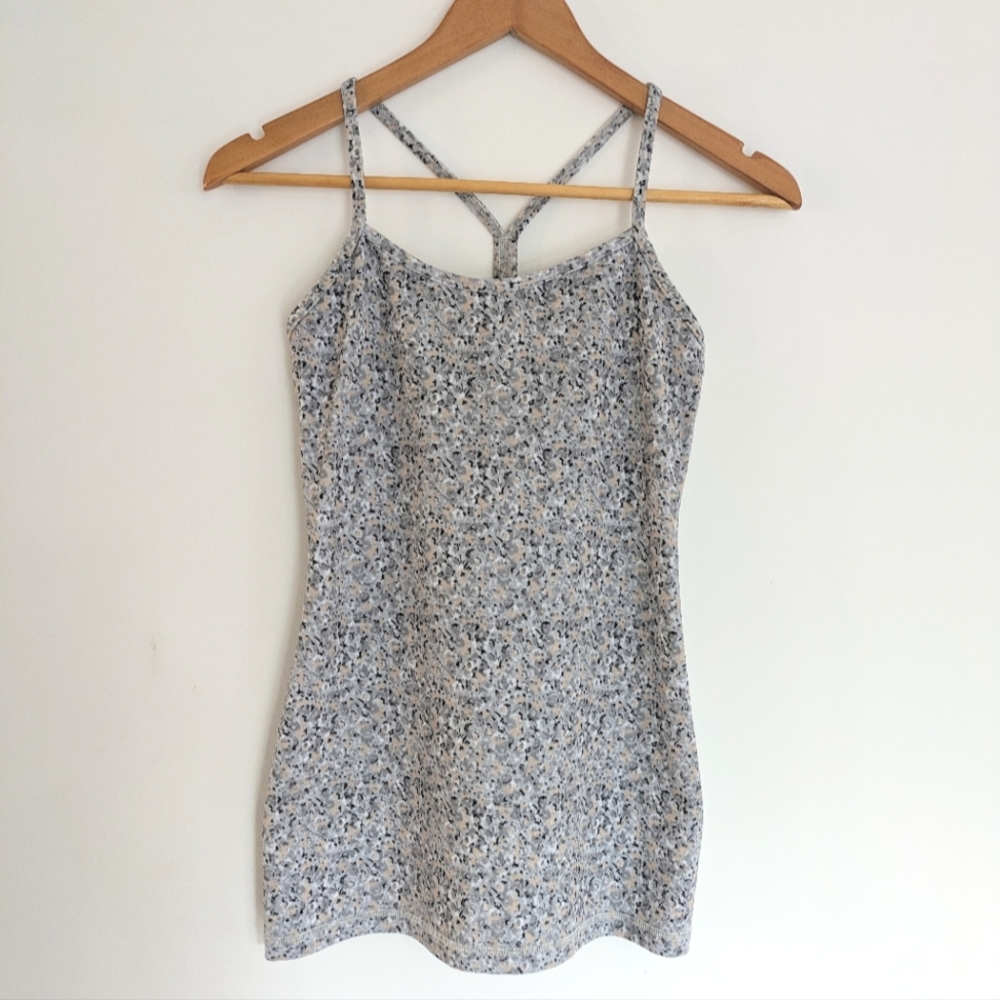 Lululemon Power Y Tank in Petite Fleur Silver Spoon Print Size 4